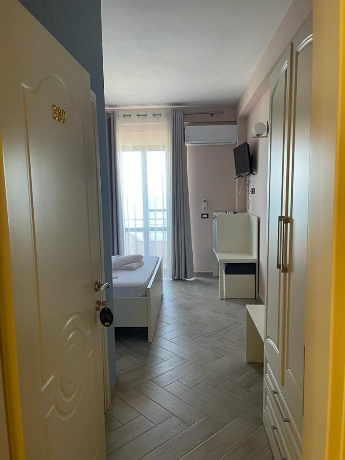 Hotel Ferrara دراس المظهر الخارجي الصورة